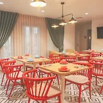Mouraria Hotel 2*