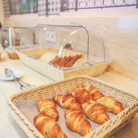 Mouraria Готель